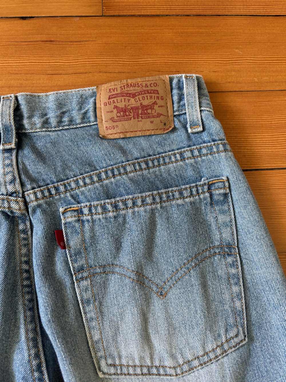 Vintage Levi’s 505 light wash Y2K straight leg mid rise clean - Picture 12 of 12